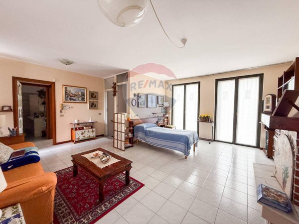 casa indipendente in vendita a Vimercate in zona Oreno