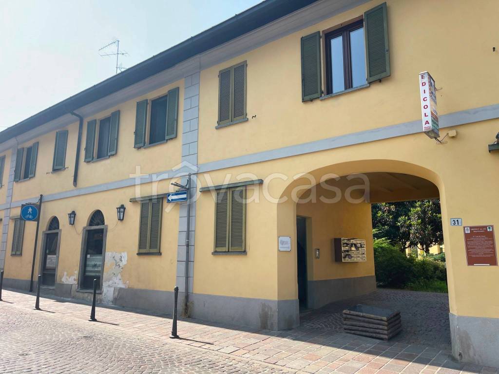 appartamento in vendita a Vimercate in zona Oreno