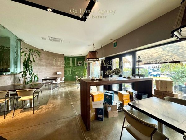 negozio in vendita a Vimercate in zona Centro Storico