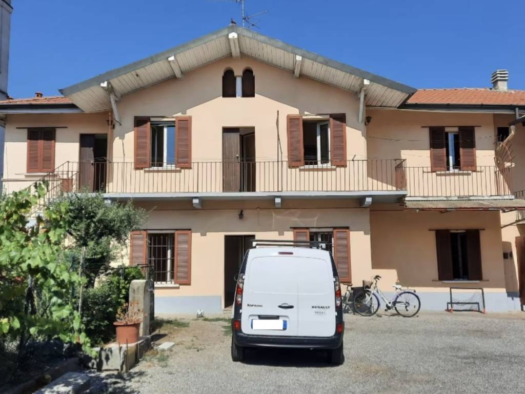 appartamento in vendita a Vimercate in zona Ruginello / Oldaniga