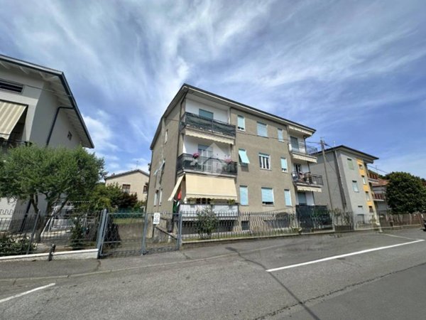 appartamento in vendita a Vimercate in zona Velasca