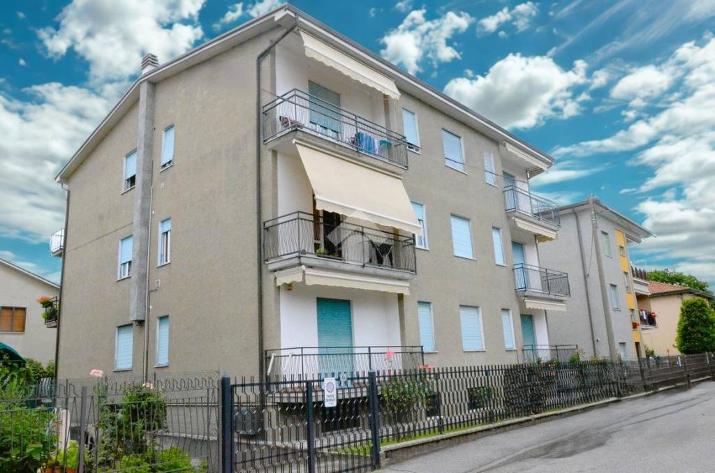 appartamento in vendita a Vimercate in zona Velasca