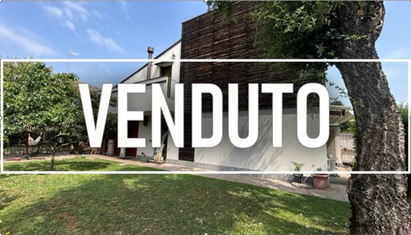 casa indipendente in vendita a Vimercate