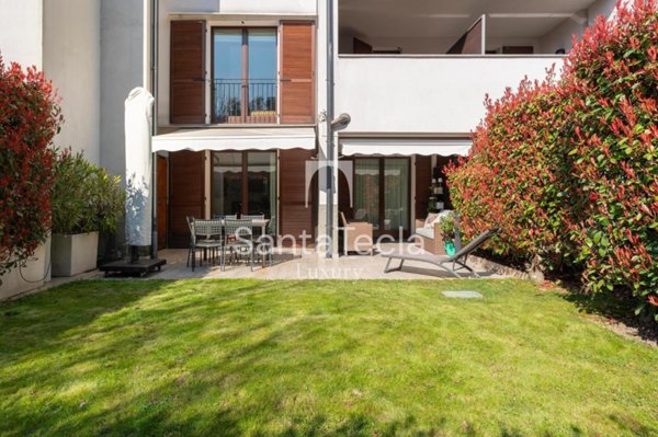 appartamento in vendita a Vimercate in zona Centro Storico