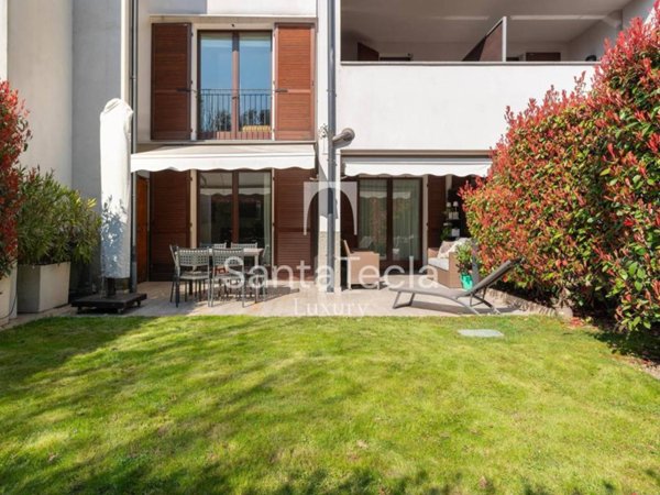 appartamento in vendita a Vimercate in zona Centro Storico