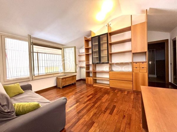 appartamento in vendita a Vimercate in zona Centro Storico