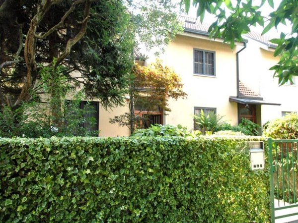 casa indipendente in vendita a Vimercate in zona Oreno