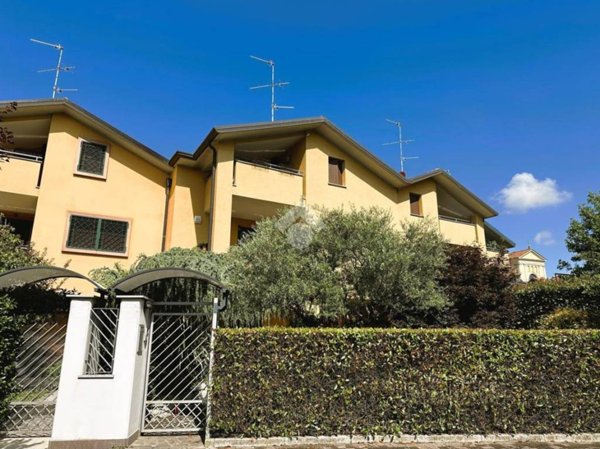 casa indipendente in vendita a Vimercate