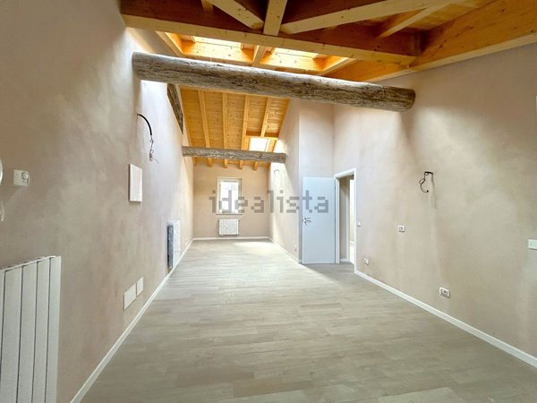 appartamento in vendita a Vimercate in zona Oreno