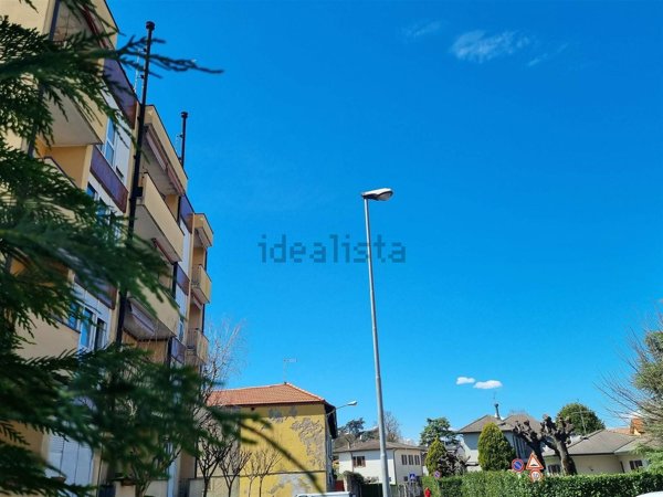 appartamento in vendita a Vimercate in zona Centro Storico