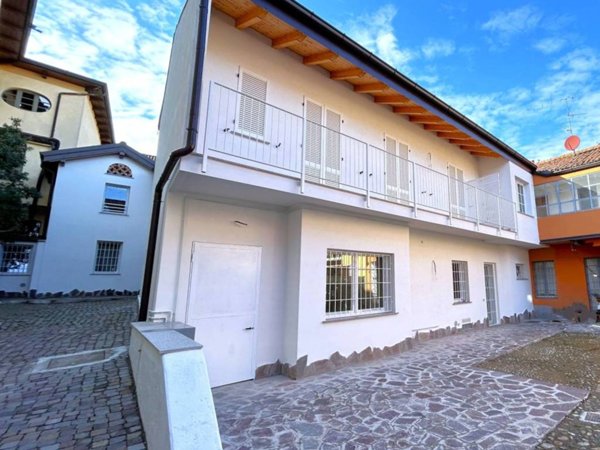 casa indipendente in vendita a Vimercate in zona Oreno