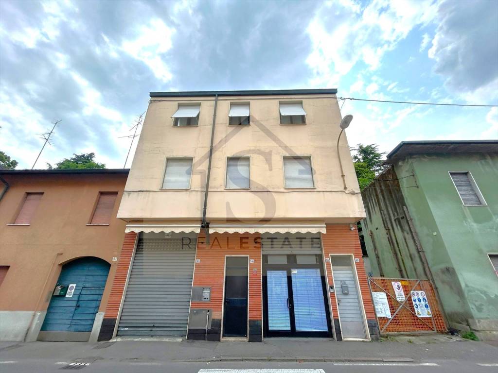 negozio in vendita a Vimercate