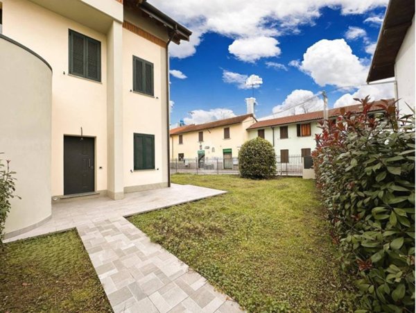 appartamento in vendita a Vimercate in zona Velasca