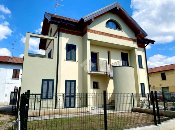appartamento in vendita a Vimercate in zona Velasca
