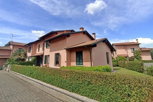 casa indipendente in vendita a Vimercate in zona Oreno