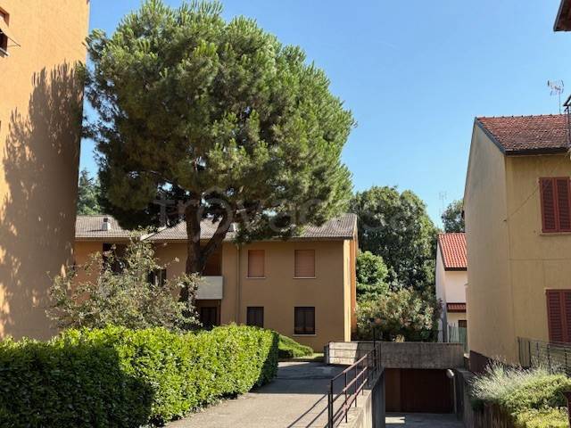 appartamento in vendita a Vimercate in zona Ruginello / Oldaniga