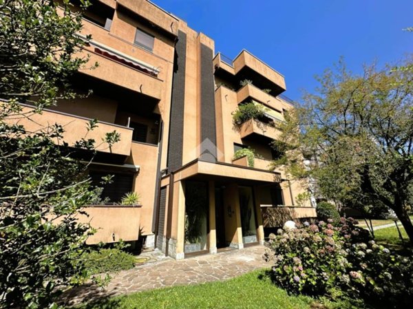 appartamento in vendita a Vimercate