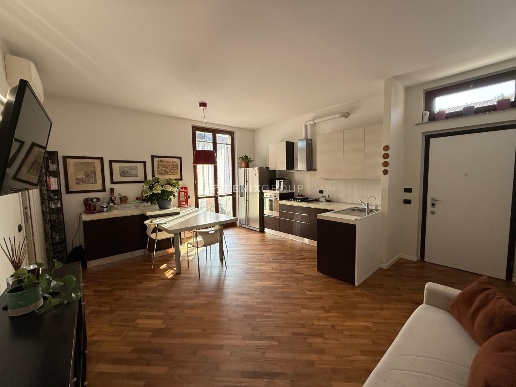 appartamento in vendita a Vimercate in zona Velasca