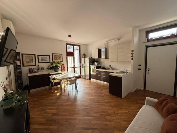 appartamento in vendita a Vimercate in zona Velasca