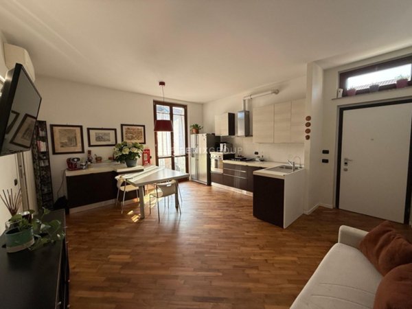 appartamento in vendita a Vimercate in zona Velasca