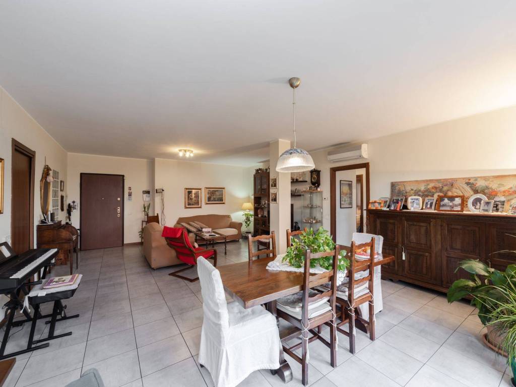 appartamento in vendita a Vimercate