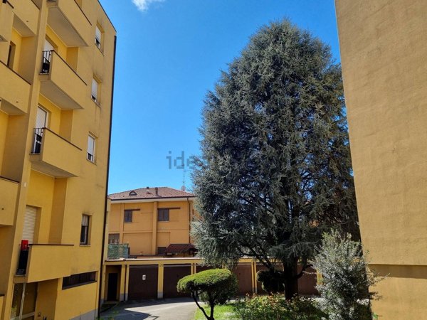 appartamento in vendita a Vimercate in zona Centro Storico