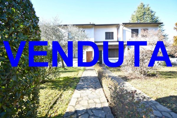 casa indipendente in vendita a Vimercate in zona Oreno