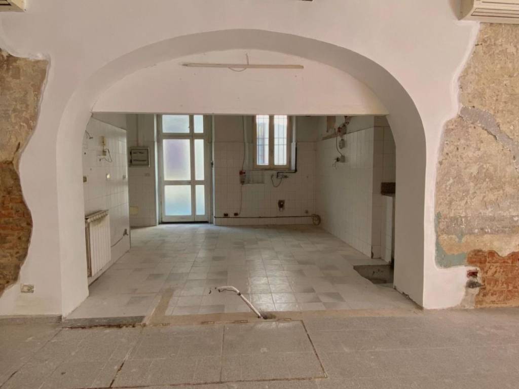 negozio in vendita a Vimercate