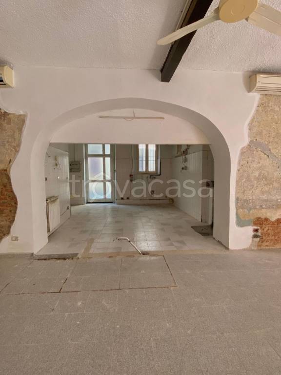 negozio in vendita a Vimercate