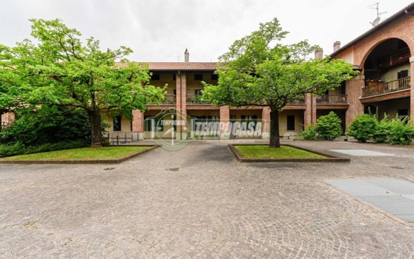 appartamento in vendita a Vimercate in zona Centro Storico