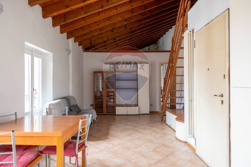 appartamento in vendita a Vimercate in zona Centro Storico