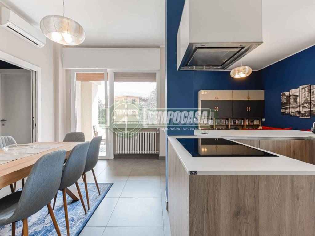 appartamento in vendita a Vimercate in zona Centro Storico