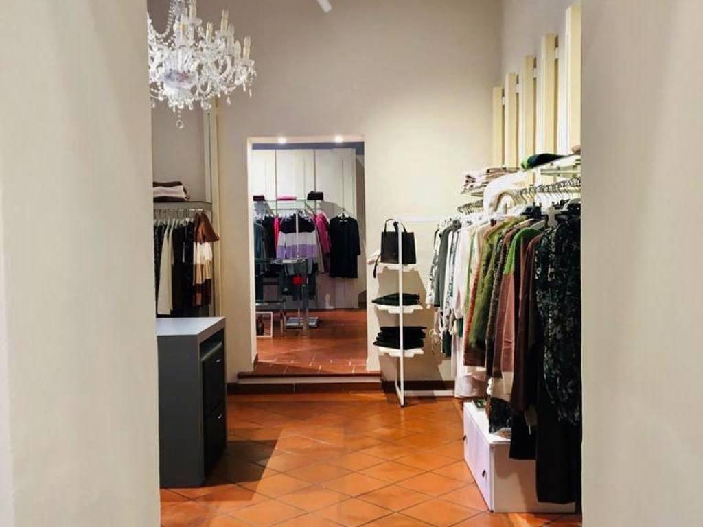 negozio in vendita a Vimercate