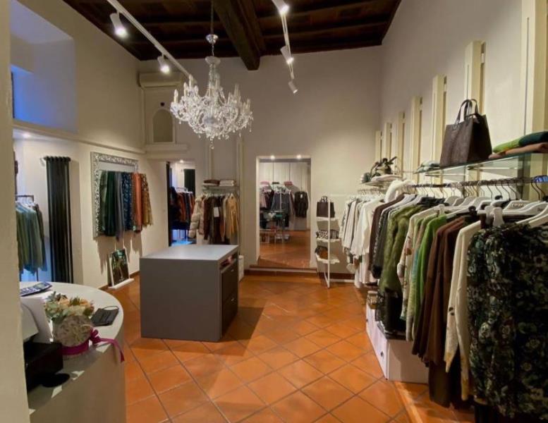 negozio in vendita a Vimercate