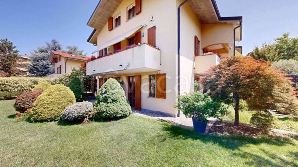 casa indipendente in vendita a Vimercate