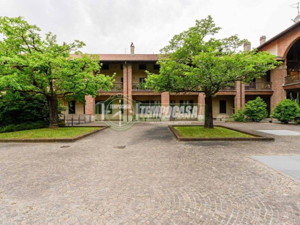 appartamento in vendita a Vimercate in zona Oreno