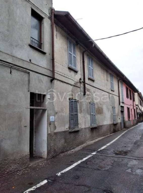 appartamento in vendita a Vimercate in zona Centro Storico