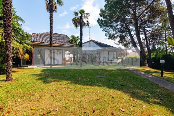 casa indipendente in vendita a Vimercate