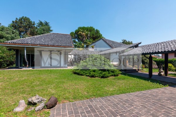casa indipendente in vendita a Vimercate