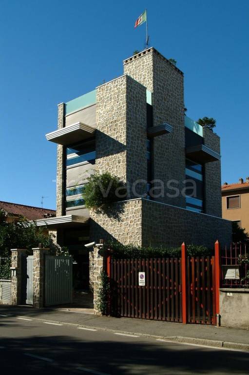 casa indipendente in vendita a Vimercate in zona Oreno