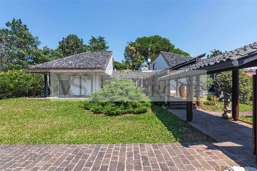 casa indipendente in vendita a Vimercate