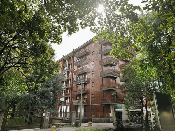 appartamento in vendita a Vimercate in zona Centro Storico