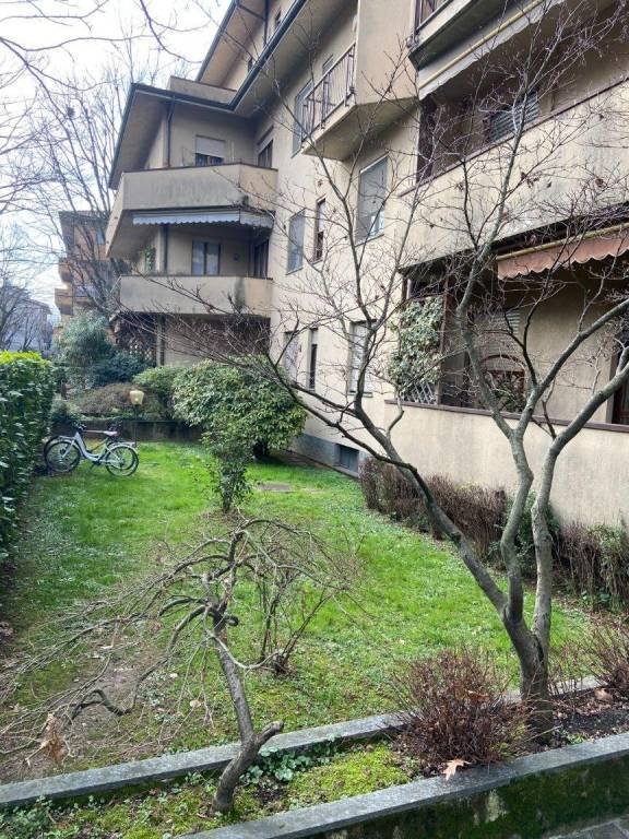 appartamento in vendita a Vimercate