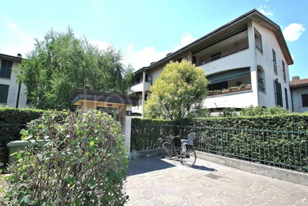 appartamento in vendita a Vimercate in zona Oreno