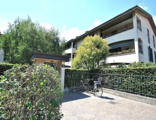 appartamento in vendita a Vimercate in zona Oreno