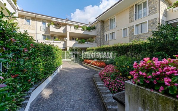 appartamento in vendita a Vimercate in zona Centro Storico