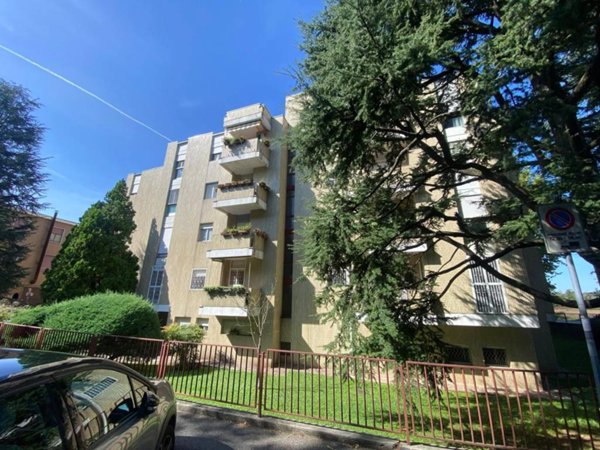 appartamento in vendita a Vimercate in zona Centro Storico