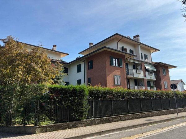 appartamento in vendita a Vimercate in zona Velasca