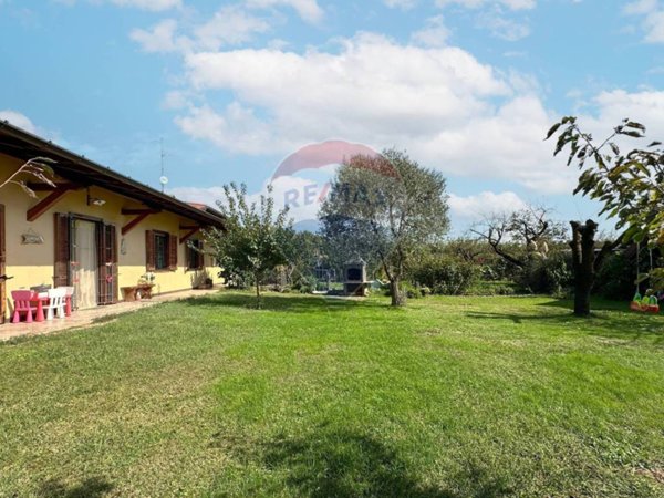 casa indipendente in vendita a Vimercate