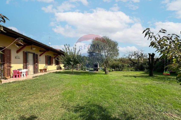 casa indipendente in vendita a Vimercate